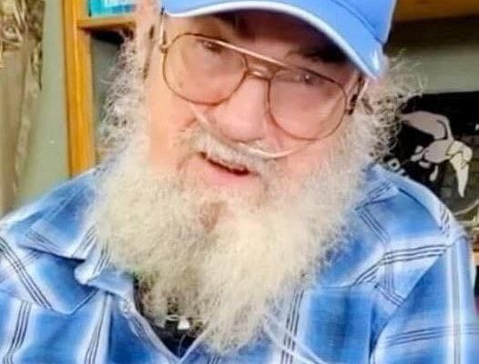 Prayers are sent for “Duck Dynasty” star Uncle Si Robertson